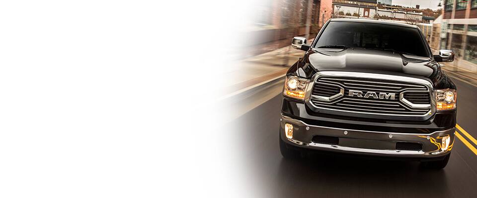 2016 Ram 1500 front view